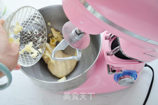 小兔子香肠面包的做法步骤：4