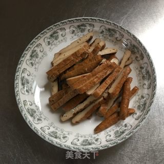 肉末韭菜炒香干的做法步骤：2
