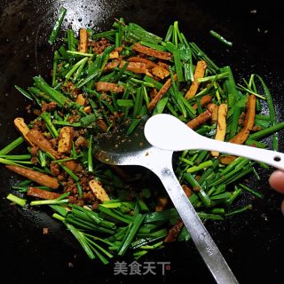 肉末韭菜炒香干的做法步骤：8