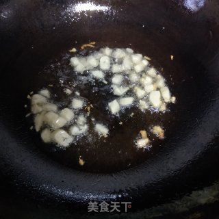 萝卜干炒毛豆的做法步骤：2