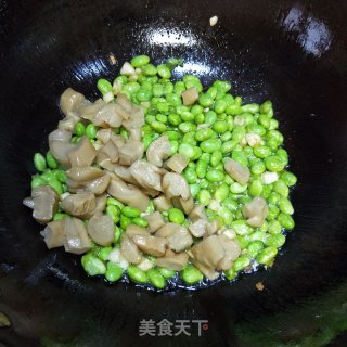 萝卜干炒毛豆的做法步骤：4