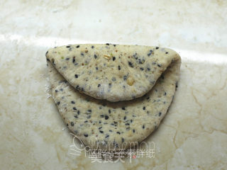 黑芝麻多谷物面包的做法步骤：8