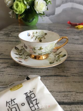 “懒人餐”火龙果酸奶杯的做法步骤：1