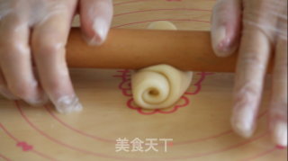 鲜花饼的做法步骤：7