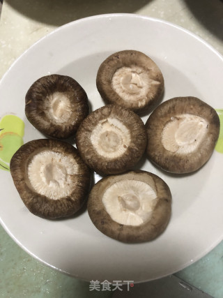 香菇碗的做法步骤：1
