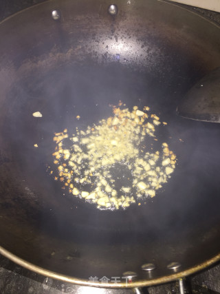 韭菜炒豆腐皮的做法步骤：1