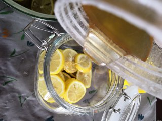 蜂蜜柠檬水的做法步骤：5