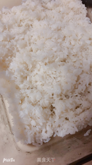 炒米饭的做法步骤：1