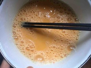 韭菜煎蛋的做法步骤：2