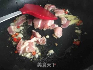 芹菜香干炒肉的做法步骤：3