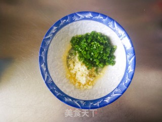 酥脆可口的蒜香土司条的做法步骤：4