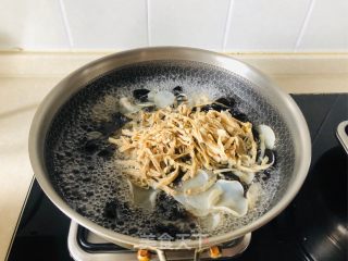木耳拌笋丝黄瓜的做法步骤：4