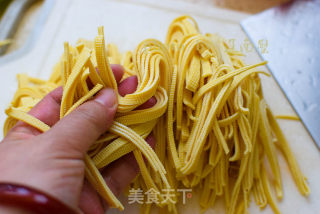 荆芥拌豆皮的做法步骤：2