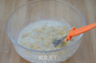 香蕉松饼的做法步骤：2