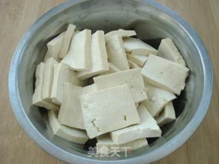 下酒菜辣烧豆腐的做法步骤：1