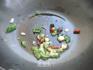 下酒菜辣烧豆腐的做法步骤：2