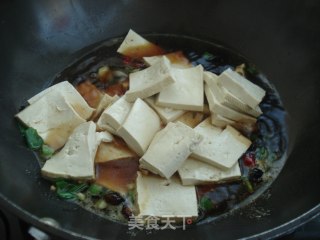 下酒菜辣烧豆腐的做法步骤：4