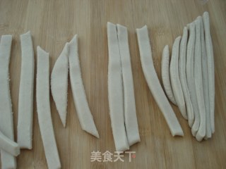 莜面搓鱼鱼的做法步骤：3