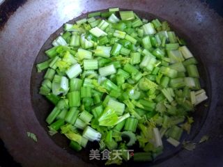 芹菜木耳凉拌菜的做法步骤：3