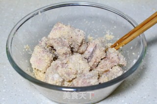 粉蒸排骨的做法步骤：4