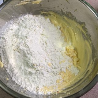 椰蓉小酥球的做法步骤：4