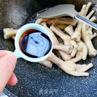 红烧鸡爪的做法步骤：10