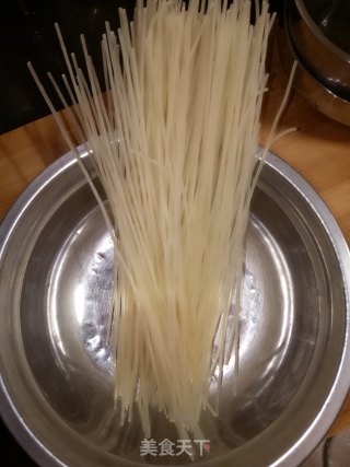 鲜虾米粉的做法步骤：3