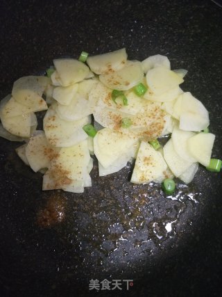 土豆片炒角瓜的做法步骤：5