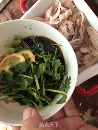 柠檬手撕鸡腿的做法步骤：5