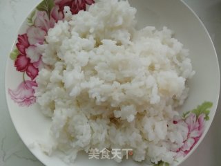蛋炒饭的做法步骤：2