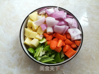 咖喱土豆饭的做法步骤：2