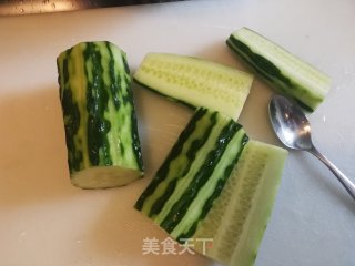 腌青瓜的做法步骤：1