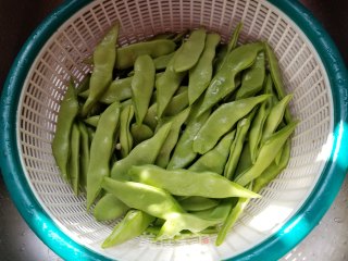 扁豆炒百页豆干的做法步骤：1