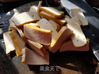 扁豆炒百页豆干的做法步骤：2