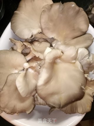 用料理机做蘑菇猪肉馅的做法步骤：1