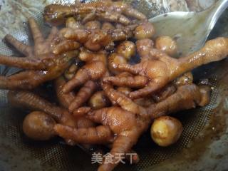 鸡爪烧鹌鹑蛋的做法步骤：7