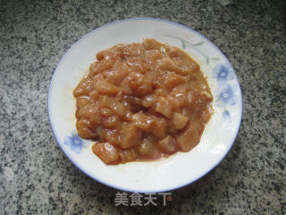 青椒香干炒鸡胸肉的做法步骤：7