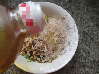 虾皮香干芹菜馅玉米团的做法步骤：9