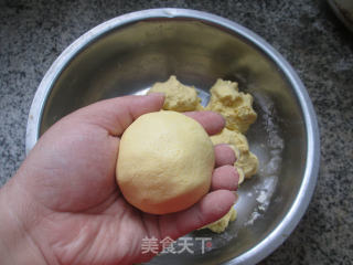 虾皮香干芹菜馅玉米团的做法步骤：16