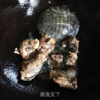 红烧甲鱼的做法步骤：3