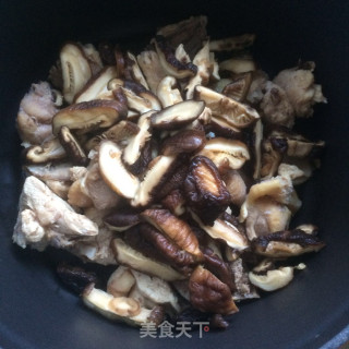 清炖香菇鸡汤的做法步骤：5