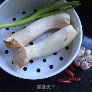 手撕杏鲍菇的做法步骤：1