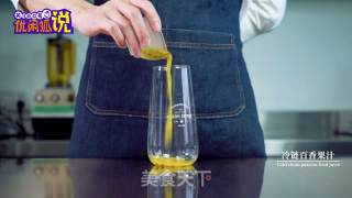 西瓜汁加什么最好喝？推荐搭配百香果的做法步骤：1