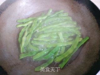 土豆豆角炒五花肉的做法步骤：5