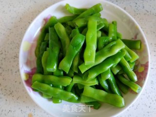 土豆豆角炒五花肉的做法步骤：6