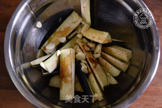 剁椒茄子的做法步骤：2