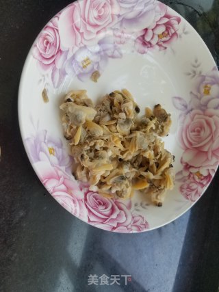 葱香蛤蜊肉蒜苔炒米的做法步骤：2