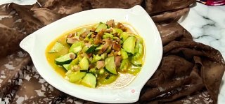 鸡肉丁炒黄瓜的做法步骤：7