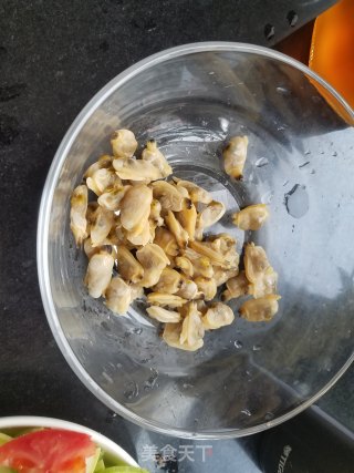 蛤蜊肉烩香菇土豆的做法步骤：2