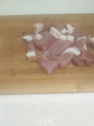 酸豆角五花肉炒粉条的做法步骤：2